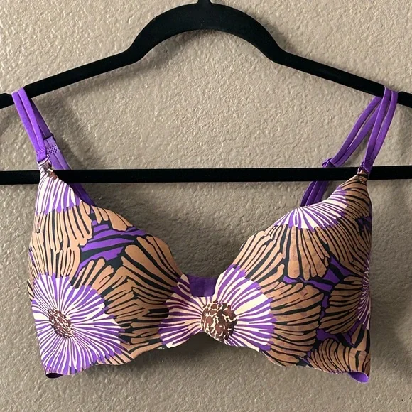 Very Sexy purple push up bra by Victoria’s Secret - Picture 2 of 7